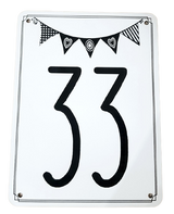 Personalisierbares Hausnummernschild mit Wimpeln – Lasergravur & Korrekturabzug inklusive HAN012