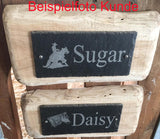 Individuelles Schiefer Boxenschild mit Islandpferd – Hochwertige Lasergravur für deine Pferdebox! Box021