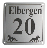 Personalisierbares Hausnummernschild mit Islandpferden – Lasergravur & Korrekturabzug inklusive HAN013