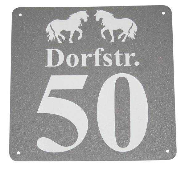 Hausnummernschild mit Nummer, Straßennamen und Pferdemotiv (viele Varianten)